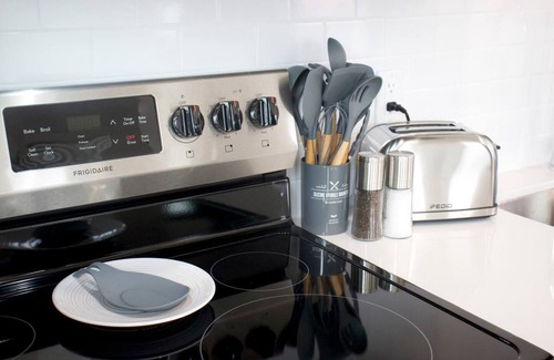 Centerton House | Tiny Home near MTB Trails, Wal-Mart HQ, Sleeps 6+