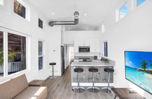 Key Largo House | Tiny Home on Waterfront, Bay Views, Deck, Pool