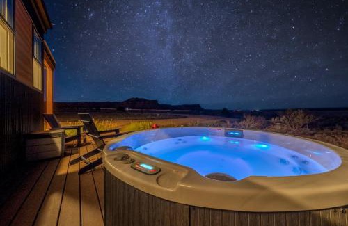 Kanab House | Tiny Home w Panoramic Views Hot Tub Near Zion