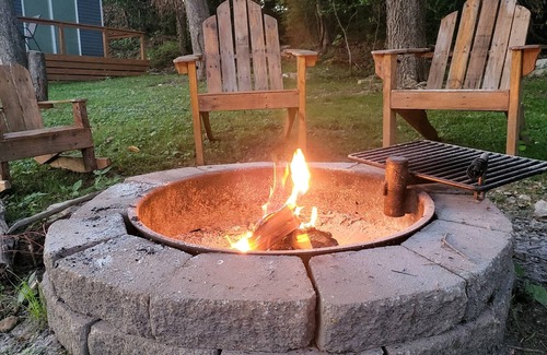 Anderson Cottage | ❤️ Tiny House with Creek Access ❤️