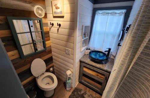 Nellysford House | Tiny Luxury Retreat Lake Hikes Brews & Vines