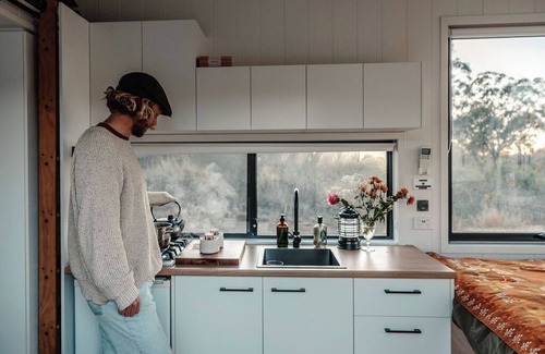 Coalbank Cabin | Tiny Norah Summary: T