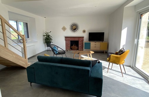 Ploezal House | To rent for the vacations fully renovated stone house in the countryside