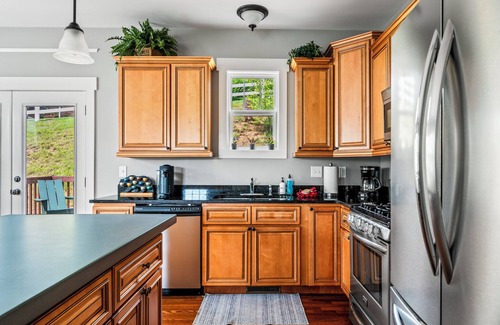 Swannanoa House | Toddler Friendly Mountain Views at Barley Bungalow AVL