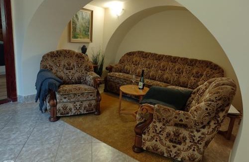 Mad Villa | Tokaj-Wine Guesthouse and Spa