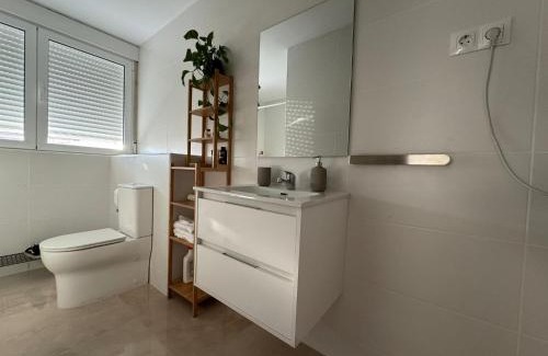Almeria House | Tokyo Rooms Los Genoveses Habitacion PREMIUM con baño privado