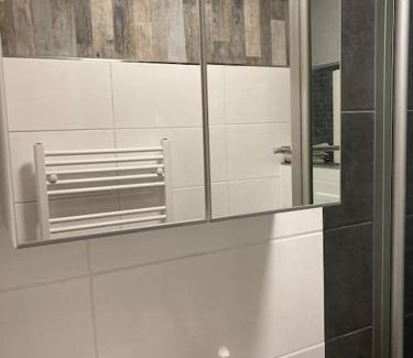 Laar Apartment | TOLL Apartment am Rhein NETFLIX Internet 1000 Mbits, free parking