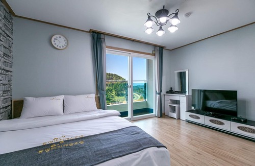Urikkae Hotel | Tongyeong Beach Castle Hotel