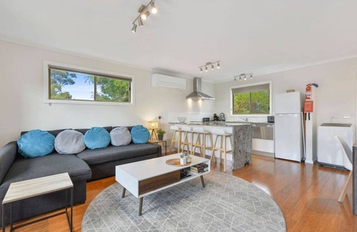 Binalong Bay House | Too Tyred - Binalong Bay