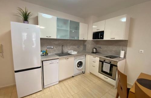 Sveti Vlas Apartment | Top Complex Apartment on the Beach