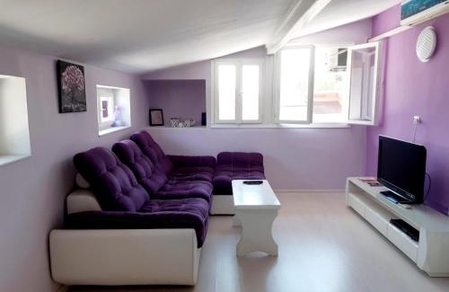 Old Town Apartment | Top floor apartment in the Center of Pomorie