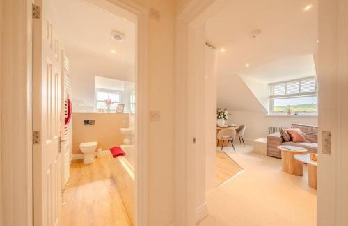 Buxton Apartment | Top Floor - Pavilion View Apartment