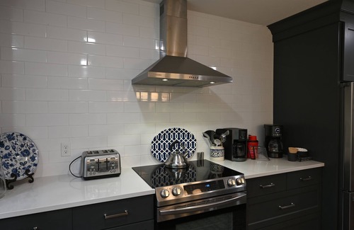 Flippin House | Top Location! 3D & Video Tour. Riverside 4/3 w/the best water access & privacy!