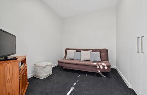 Akaroa House | Top Of The Bay - Best Place To Stay