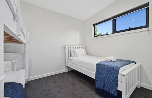 Akaroa House | Top Of The Bay - Best Place To Stay