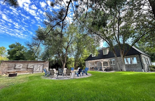 Nibley House | Top Rated Family & Group Cozy Stay: Ski, Holiday Fun & Events –Book Nov/Dec Now!