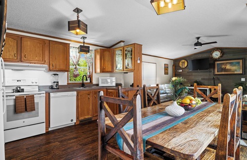 East Thermopolis House | ❤Top VRBO, Exceptional & Loved By Guests, Pets, The 'Amenity Heaven' Guarantee