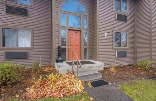 Kewadin Condo | πΆ Torch Lake Vista β A-Ga-Ming Golf & Lakeview Condo | Large Patio β 741/Unit 9A