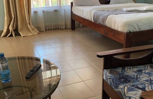 Kisumu Hotel | Torchys Lounge Hotel in Kisumu Unit 5