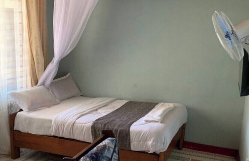 Kisumu Hotel | Torchys Lounge Hotel in Kisumu Unit 5