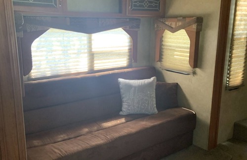 Lincoln RV Rental | Total Camping Package