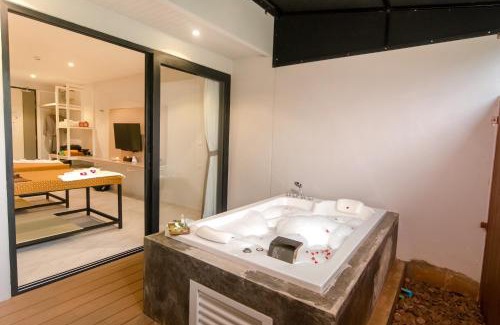 Si Sunthon Hotel | Tour De Phuket Hotel - SHA Plus