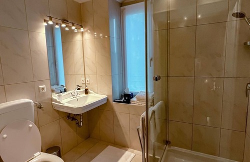 Burgau Bed & Breakfast | Tower Suite, garden side - Palais Kneissl