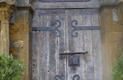 Tournus House | Town house at the foot of the abbey restored in a loft spirit with garden!
