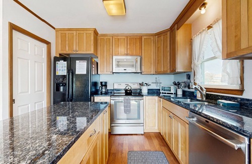 South Bethany Harbor House | Town of South Bethany Bay Front house w/boat dock, deck, grill