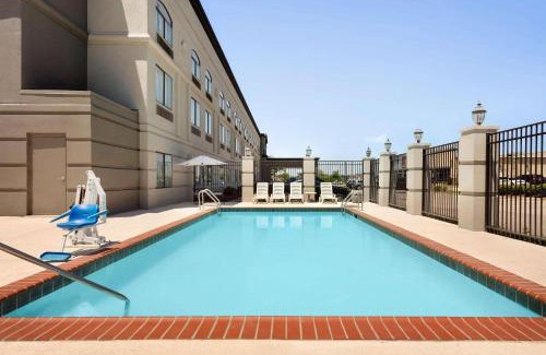 Cordova Hotel | Townhome Inn & Suites