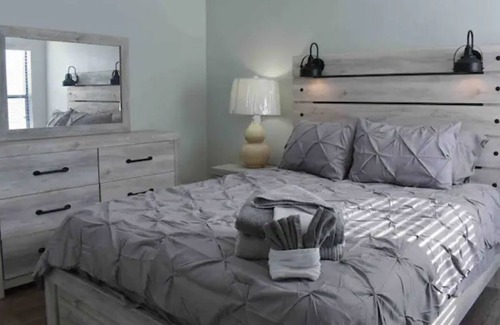Atlantic Beach House | Townhome near Hannah Beach, Mayport NAS 4 bdrms sleeps 10 & pet-friendly