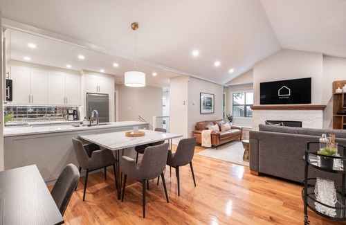 Blackcomb Condo | Townhome | Private hot tub | BBQ | Pets