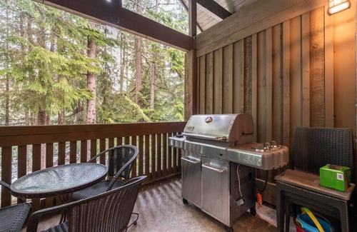 Blackcomb Condo | Townhome | Private hot tub | BBQ | Pets