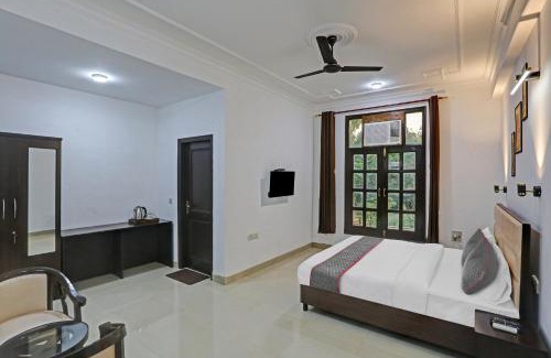 DLF City Hotel | Townhouse 1212 M Stay