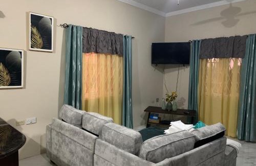Mandeville Apartment | TOWNHOUSE GET-a-WAY