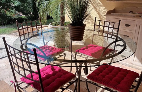 Brignoles Apartment | Très Beau Meublé Vacance, Clim Jacuzzi, Jardin,tout Confort !