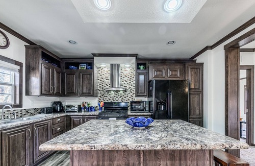 Ruidoso Downs Cabin | TR Greens House: w/Hot tub, close Hose Racing Action