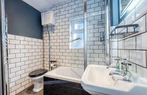 Leith Apartment | TRADITIONAL 3 BEDROOM QUIET DUPLEX FLAT BY HIGH ST, TRAMS and BUSES - JUST 1-5 MILES TO CENTRE