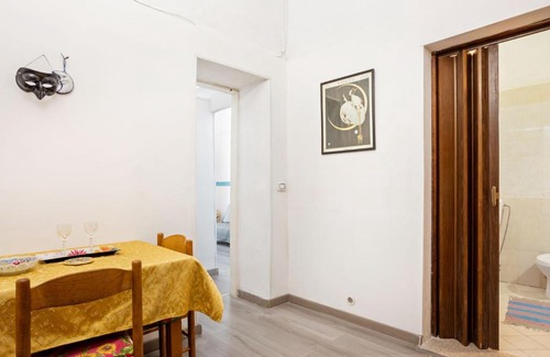 Santa Lucia House | Traditional Holiday Home in Siracusa near Seabeach