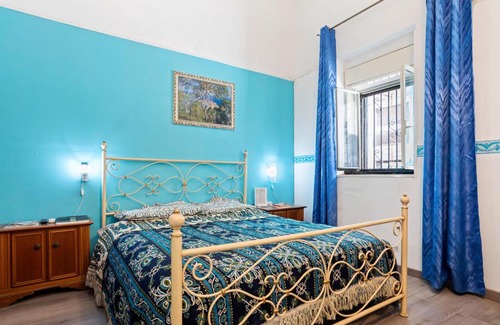 Santa Lucia House | Traditional Holiday Home in Siracusa near Seabeach