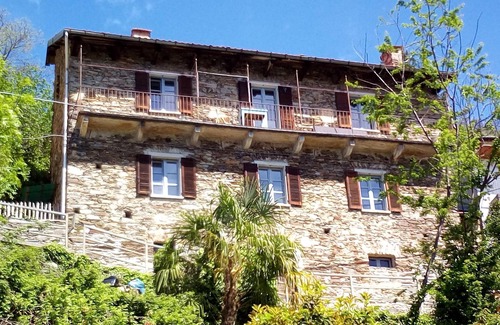 Campagnano di Roma House | Traditional stone house with a breathtaking view of the lake