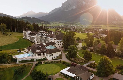Gatschen House | Traditional Suite with balcony (breakfast) - IMLAUER Hotel Schloss Pichlarn