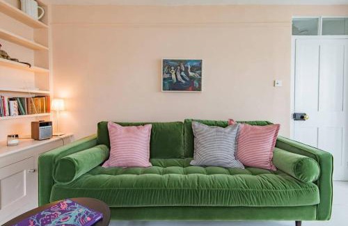 Deal House | Trafalgar Cottage - Stunning sea view property on beach