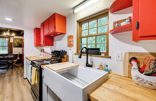 Franklin Cabin | Trail Access & Tranquil Setting: Franklin Retreat!