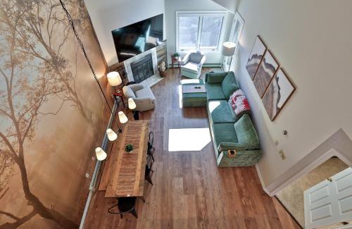 Killington House | Trailside Loft at Pico - Ski-In, Out Condo with Loft & 2BR - Steps to Lift