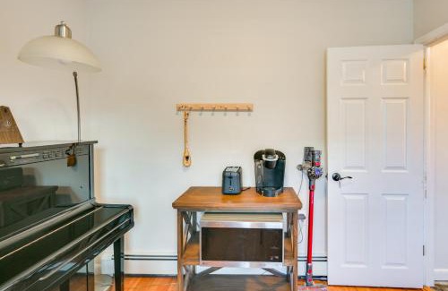 Winchester Apartment | Train to Boston! Cozy Apartment in Winchester