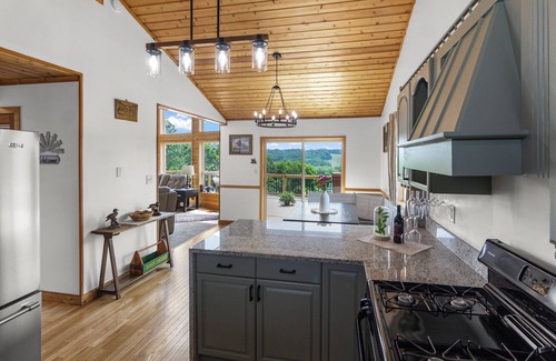 McArthur Cabin | Tranquil 12-acre cabin w/Hocking Hills views, pool, hot tub, games & sleeps 18+