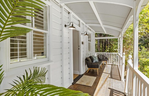 Bardon House | Tranquil 2-Bed Family Home with Deck Among Trees