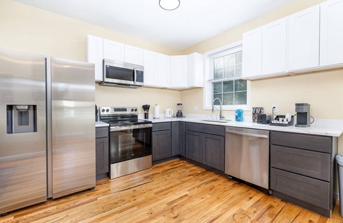 Hartford House | Tranquil 3-bedroom house with AC in Hartford