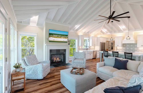 Dauphin Island House | Tranquil 5-bedroom house with AC on Dauphin Island-Hot Tub